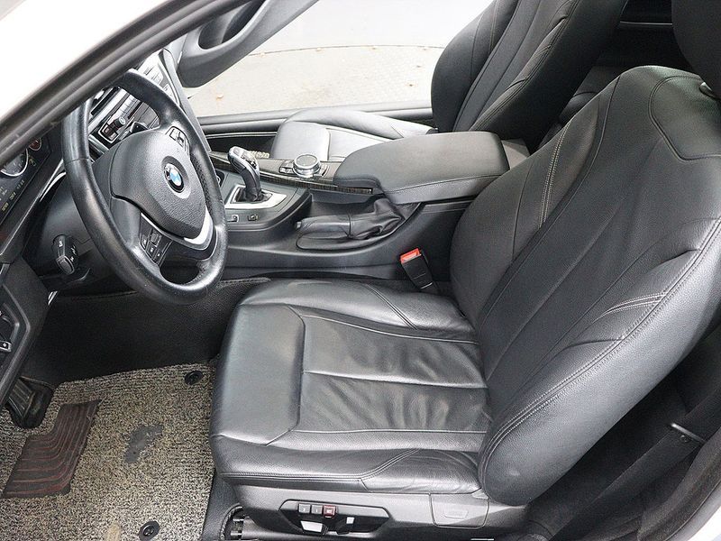 2015 BMW 4 Series 420d Luxury Coupe photo 14