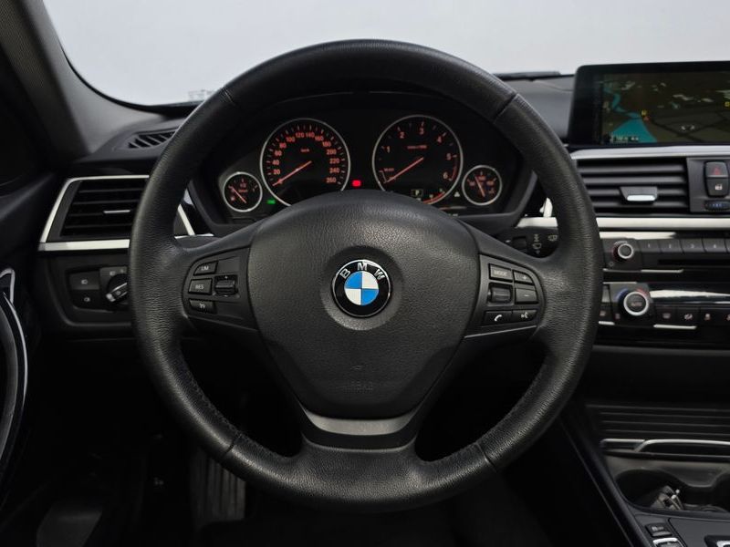2016 BMW 3 Series 320d photo 13