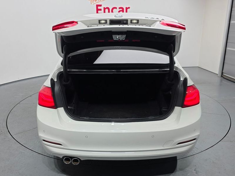 2016 BMW 3 Series 320d photo 20