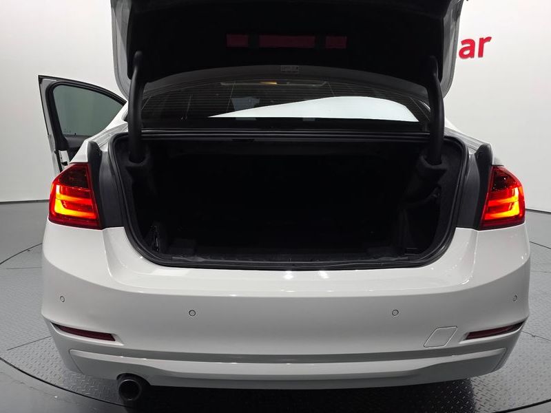 2015 BMW 3 Series 320d photo 20