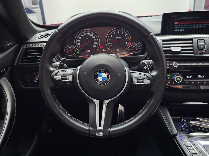 2017 BMW M4 Convertible photo 13
