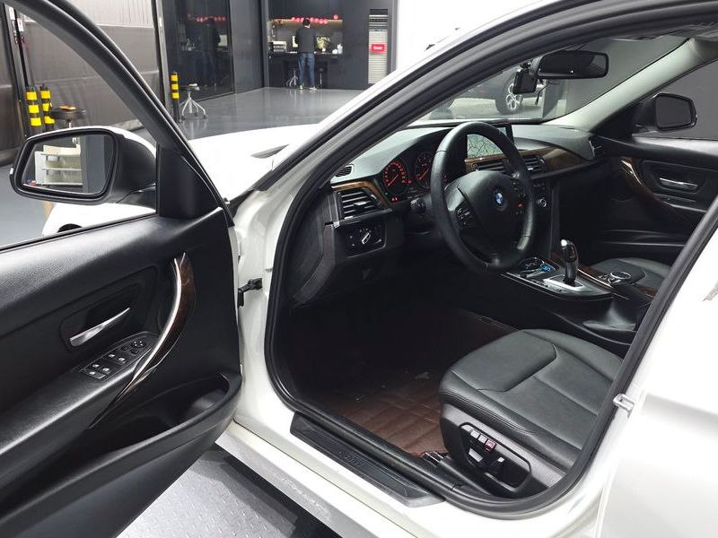 2015 BMW 3 Series 320d photo 10