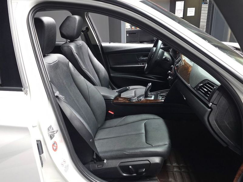 2015 BMW 3 Series 320d photo 11