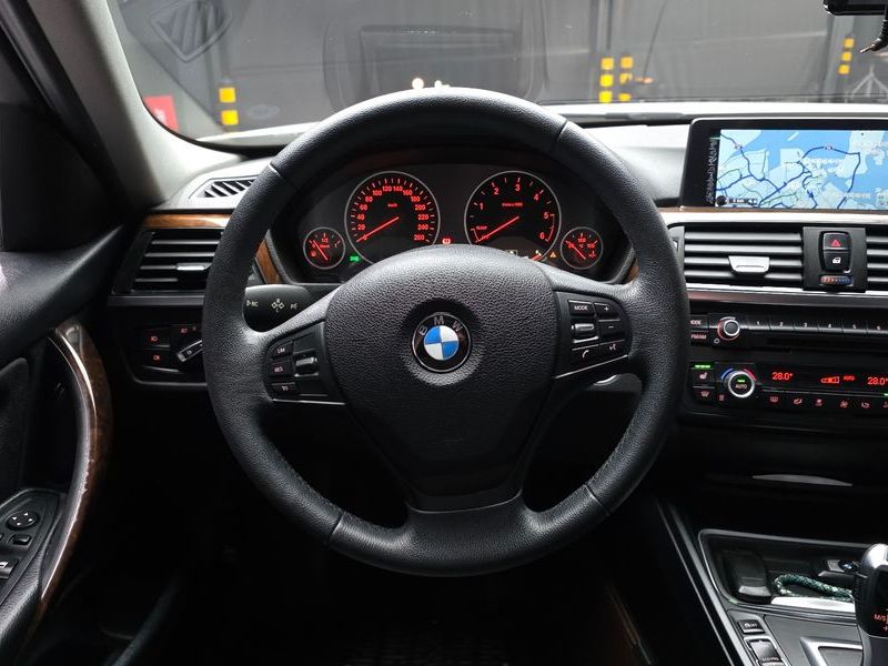 2015 BMW 3 Series 320d photo 13