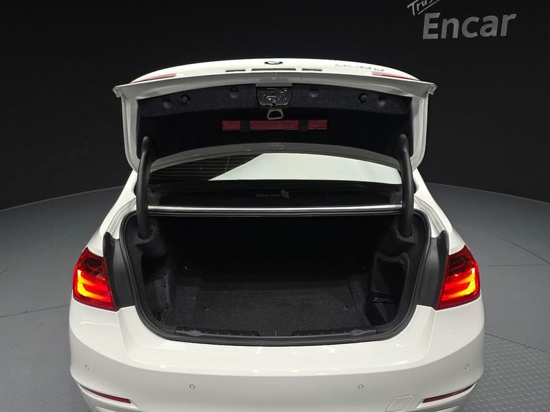2015 BMW 3 Series 320d photo 20