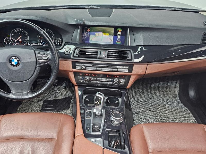 2016 BMW 5 Series 520d M Aero Dynamic photo 7