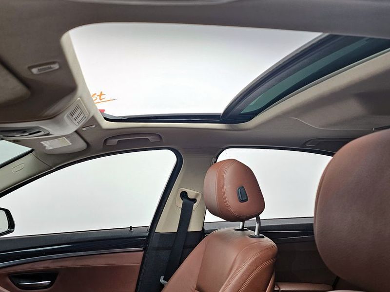 2016 BMW 5 Series 520d M Aero Dynamic photo 19