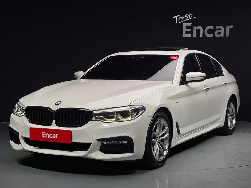2017 BMW 5 Series 520d M Sport package photo 1