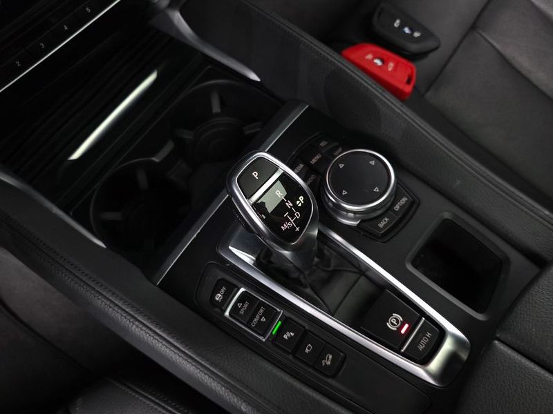 2015 BMW X6 xDrive 30d photo 9
