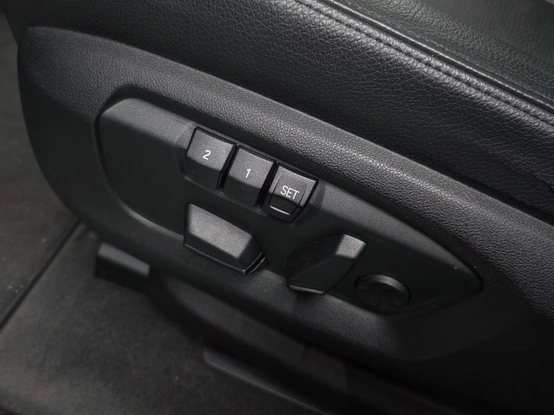 2015 BMW X6 xDrive 30d photo 18