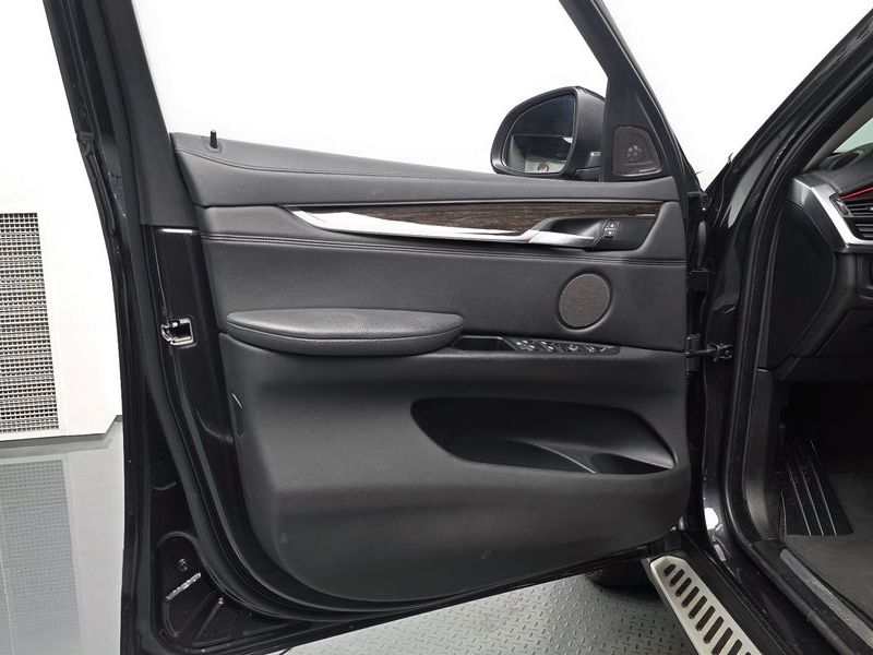 2015 BMW X6 xDrive 30d photo 24