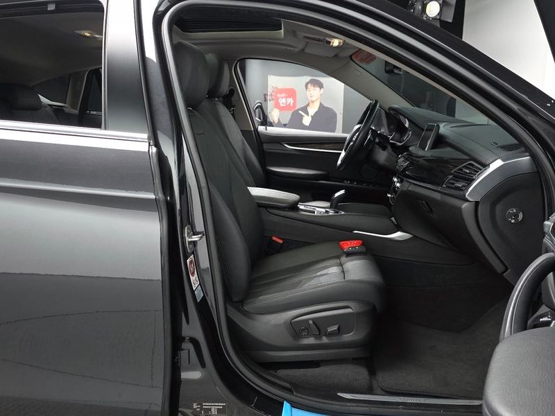 2015 BMW X6 xDrive 30d photo 26