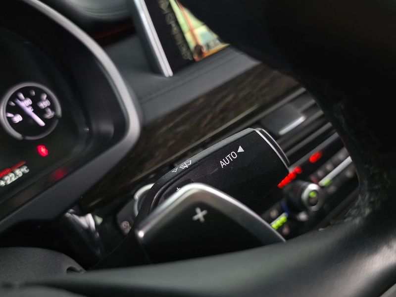 2015 BMW X6 xDrive 30d photo 28