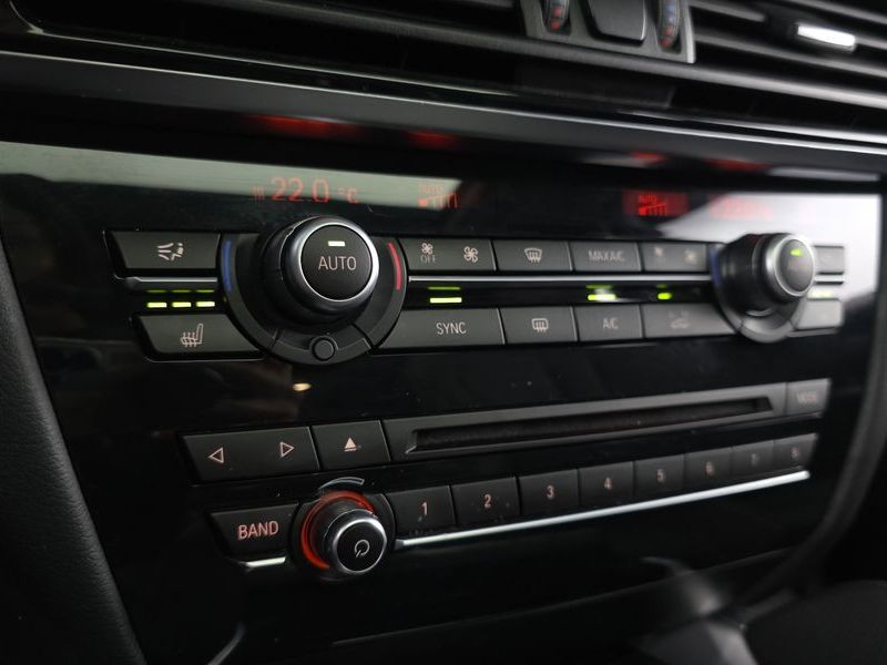 2015 BMW X6 xDrive 30d photo 29
