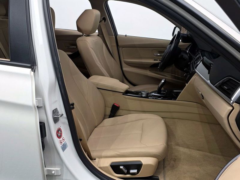 2016 BMW 3 Series 320d xDrive photo 11