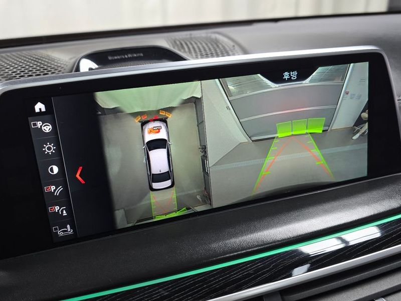 2017 BMW 7 Series M760Li xDrive photo 15
