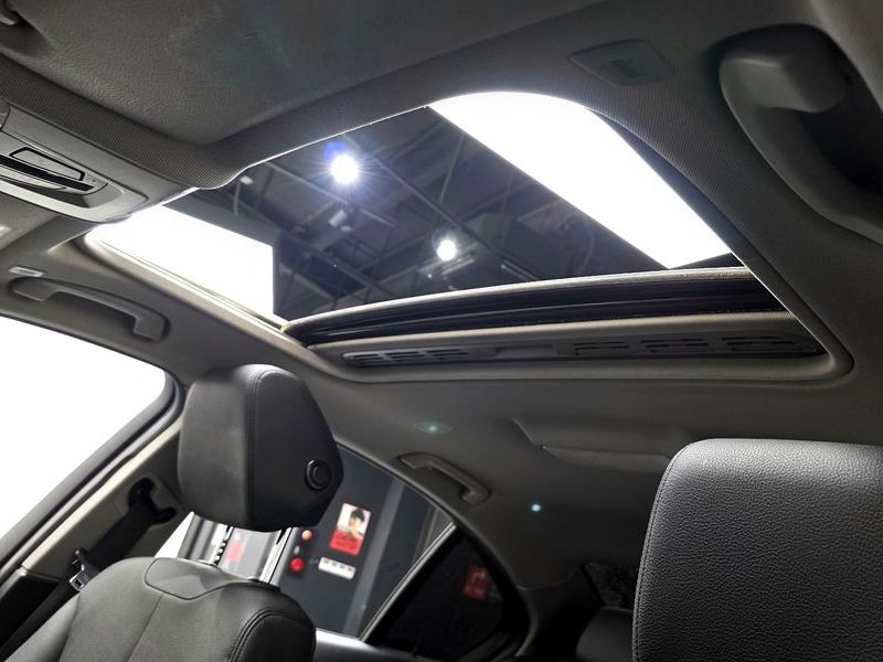 2016 BMW 3 Series 320d photo 16