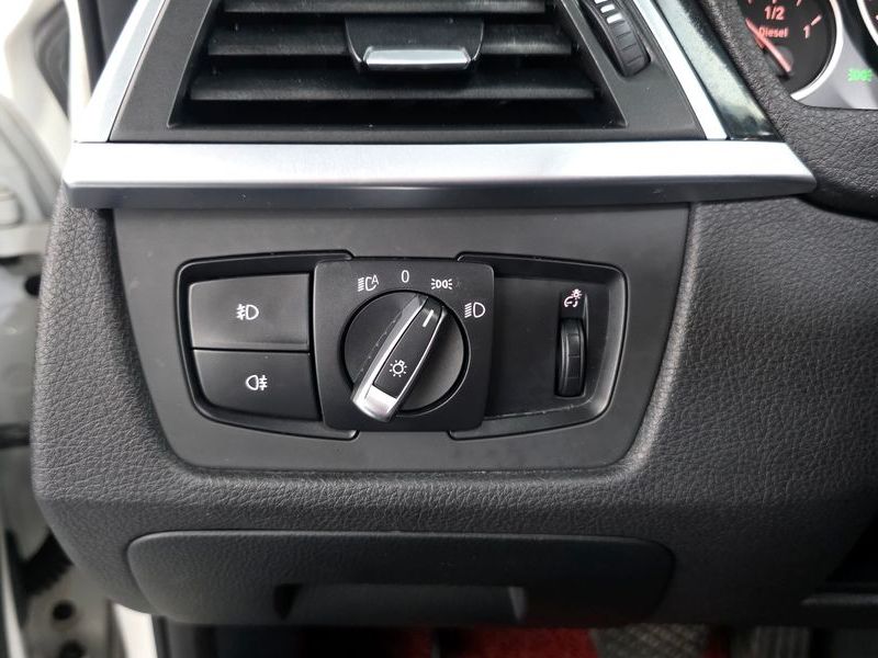 2016 BMW 3 Series 320d photo 19