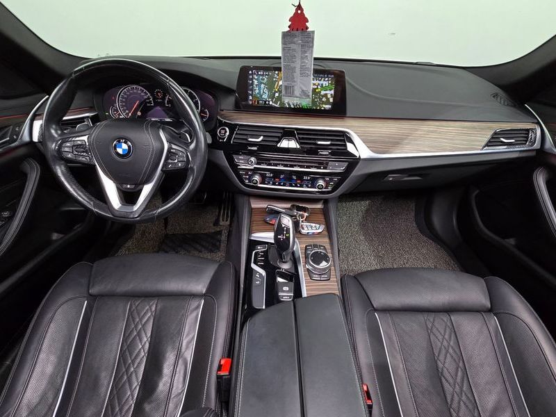 2017 BMW 5 Series 520d M Sport Package Plus photo 7