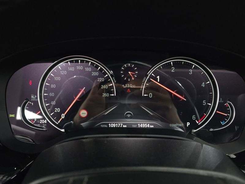2017 BMW 5 Series 520d M Sport Package Plus photo 8