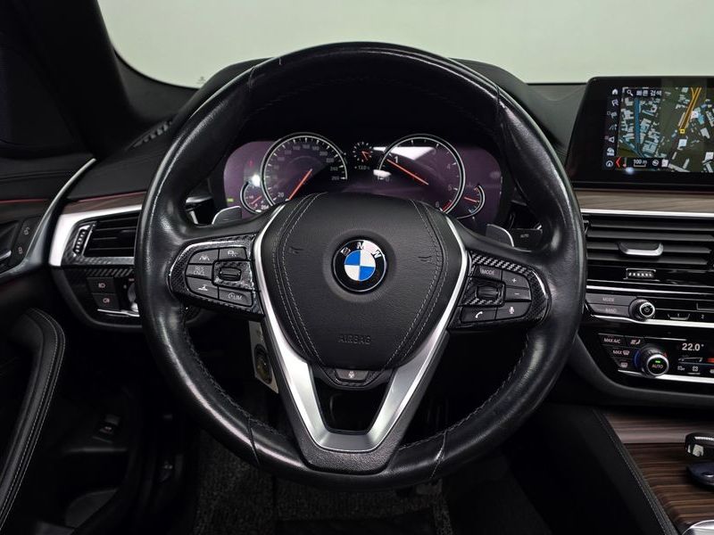 2017 BMW 5 Series 520d M Sport Package Plus photo 13
