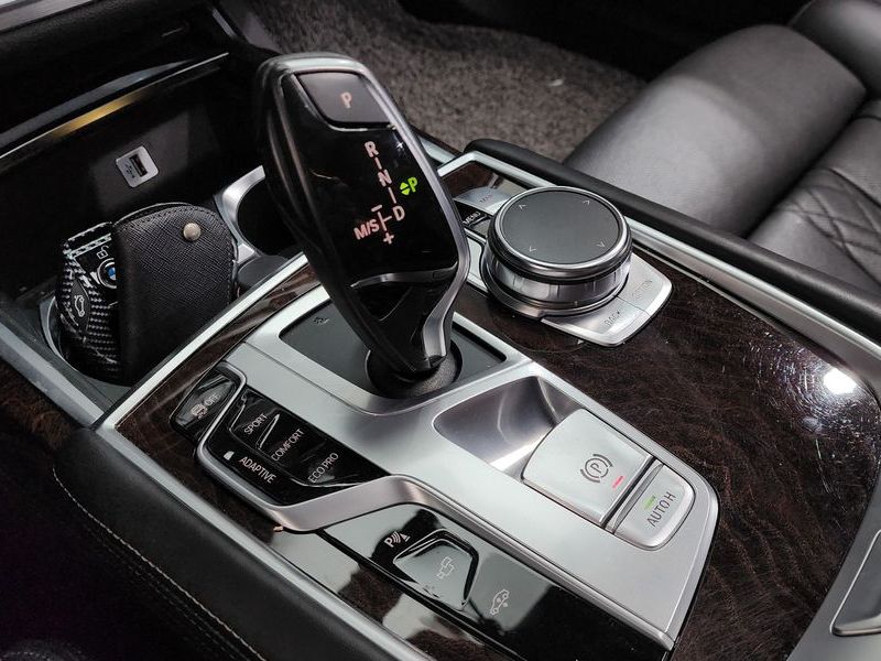 2016 BMW 7 Series 730Ld xDrive photo 9