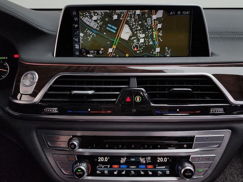 2016 BMW 7 Series 730Ld xDrive photo 12