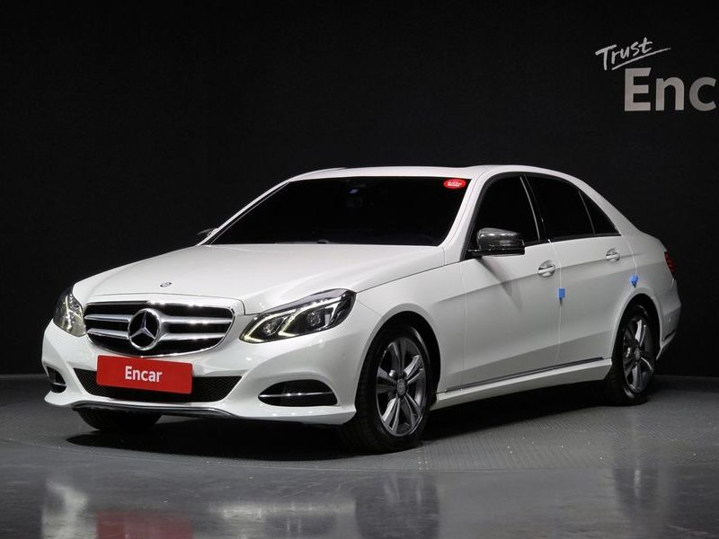 2016 Mercedes-Benz E-Class E220 Bluetec Avantgarde photo 1