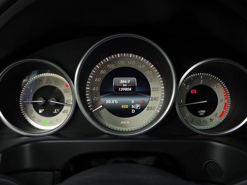 2016 Mercedes-Benz E-Class E220 Bluetec Avantgarde photo 8