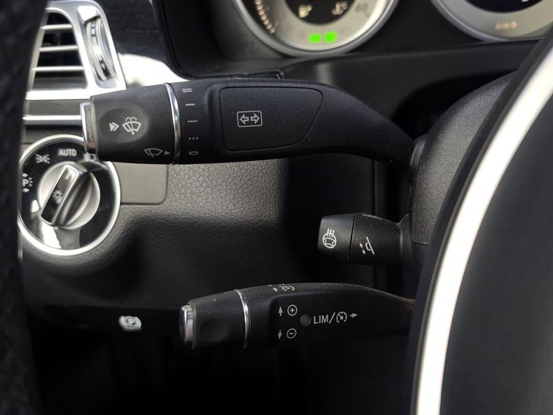 2016 Mercedes-Benz E-Class E220 Bluetec Avantgarde photo 17