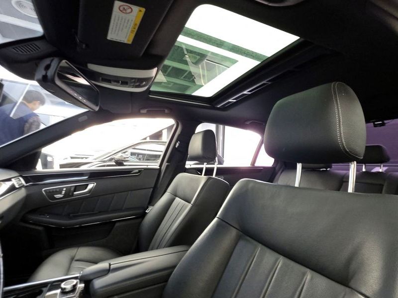 2016 Mercedes-Benz E-Class E220 Bluetec Avantgarde photo 18