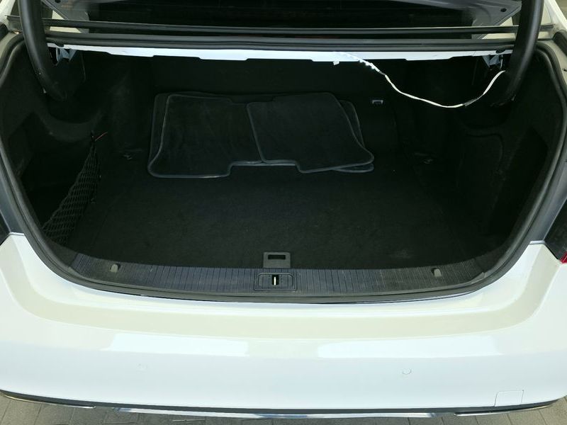 2016 Mercedes-Benz E-Class E220 Bluetec Avantgarde photo 20