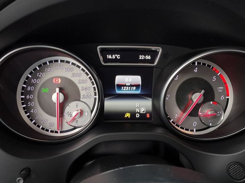 2016 Mercedes-Benz A-Class CLA200 d photo 8
