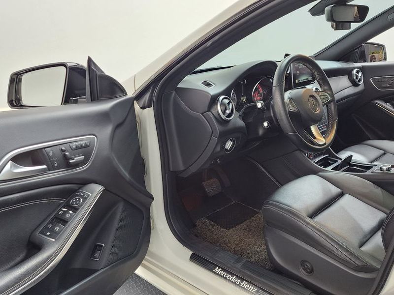 2016 Mercedes-Benz A-Class CLA200 d photo 10