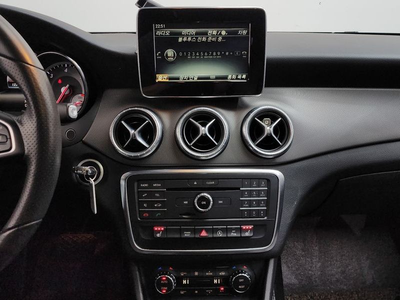 2016 Mercedes-Benz A-Class CLA200 d photo 17