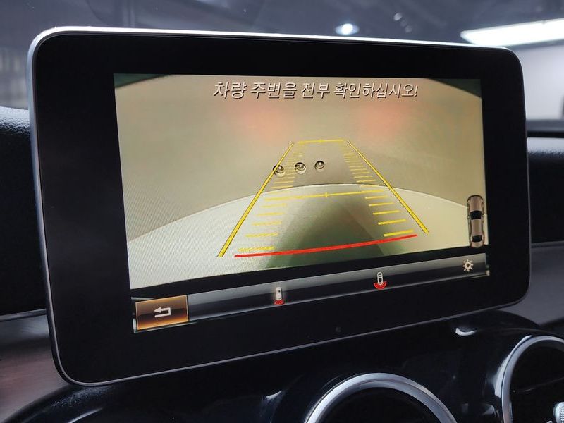 2017 Mercedes-Benz C-Class C200 Avantgarde photo 16