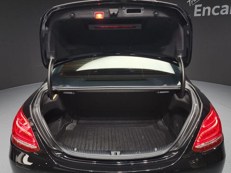 2017 Mercedes-Benz C-Class C200 Avantgarde photo 20