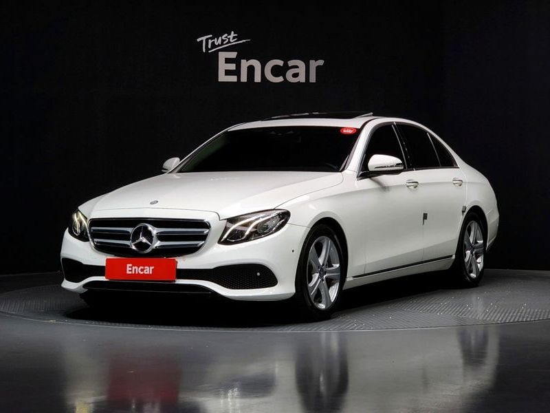 2017 Mercedes-Benz E-Class E200 Avantgarde photo 1