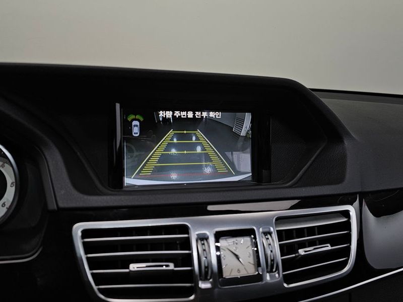2015 Mercedes-Benz E-Class E220 Bluetec Avantgarde Sport photo 14