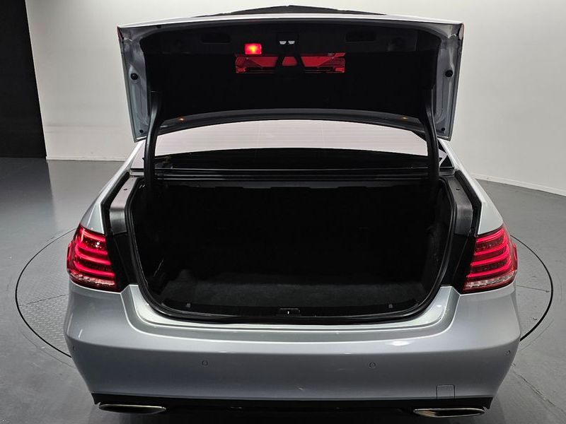 2015 Mercedes-Benz E-Class E220 Bluetec Avantgarde Sport photo 17