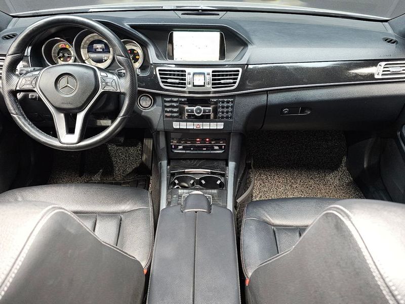 2015 Mercedes-Benz E-Class E300 4MATIC Avantgarde photo 7