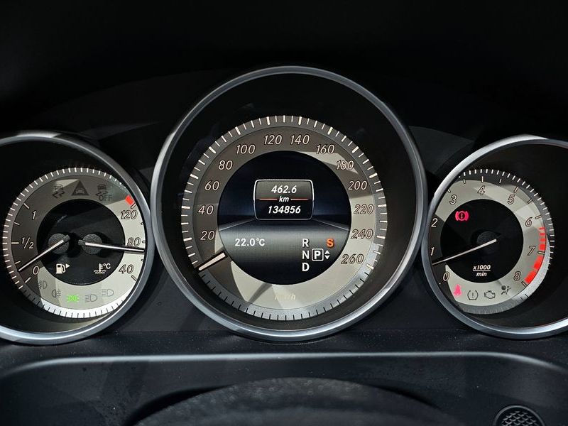 2015 Mercedes-Benz E-Class E300 4MATIC Avantgarde photo 8