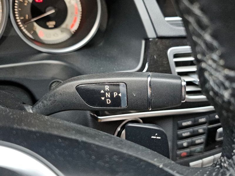 2015 Mercedes-Benz E-Class E300 4MATIC Avantgarde photo 9