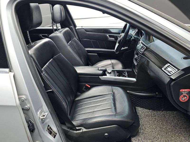 2015 Mercedes-Benz E-Class E300 4MATIC Avantgarde photo 10