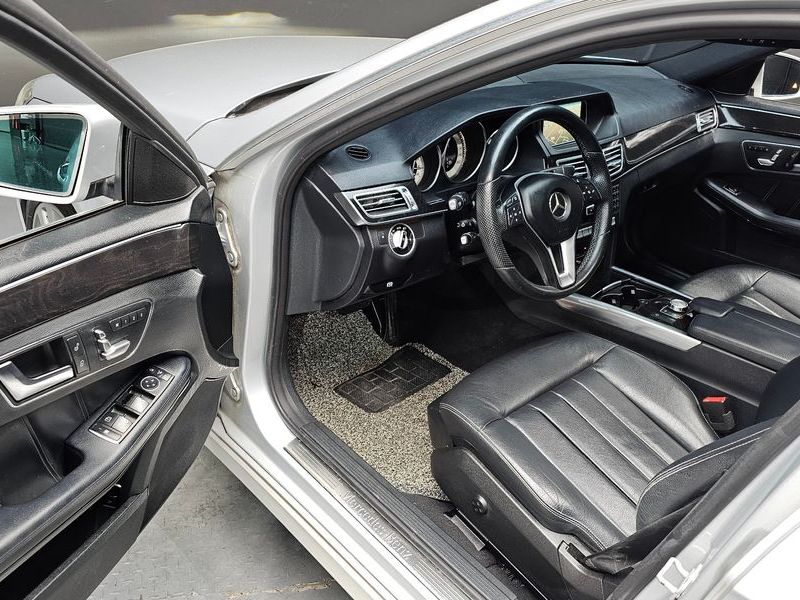 2015 Mercedes-Benz E-Class E300 4MATIC Avantgarde photo 11