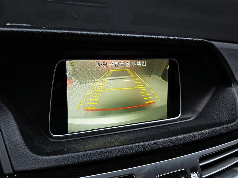 2015 Mercedes-Benz E-Class E300 4MATIC Avantgarde photo 14