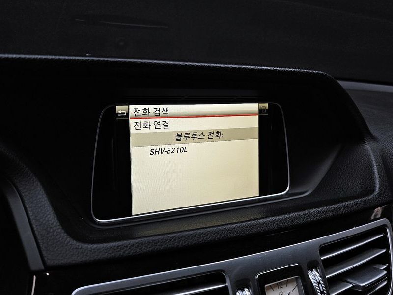2015 Mercedes-Benz E-Class E300 4MATIC Avantgarde photo 15