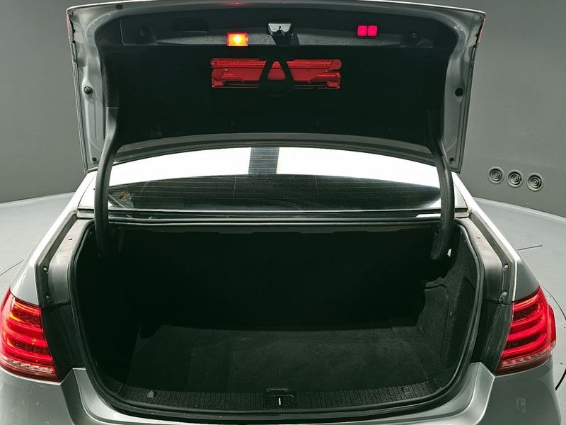 2015 Mercedes-Benz E-Class E300 4MATIC Avantgarde photo 20