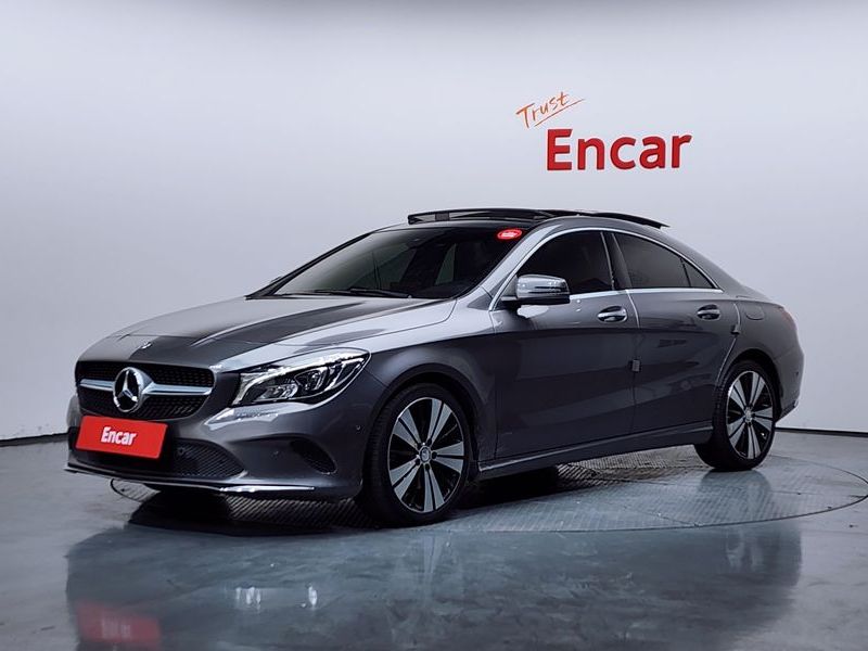 2017 Mercedes-Benz A-Class CLA250 4MATIC photo 1