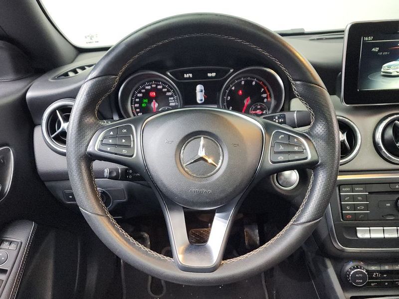 2017 Mercedes-Benz A-Class CLA250 4MATIC photo 13